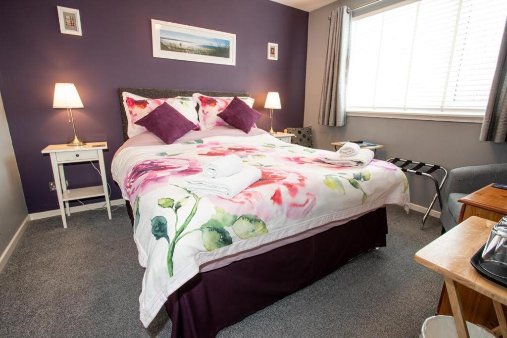 Fonthill Bed And Breakfast Нерн Екстер'єр фото